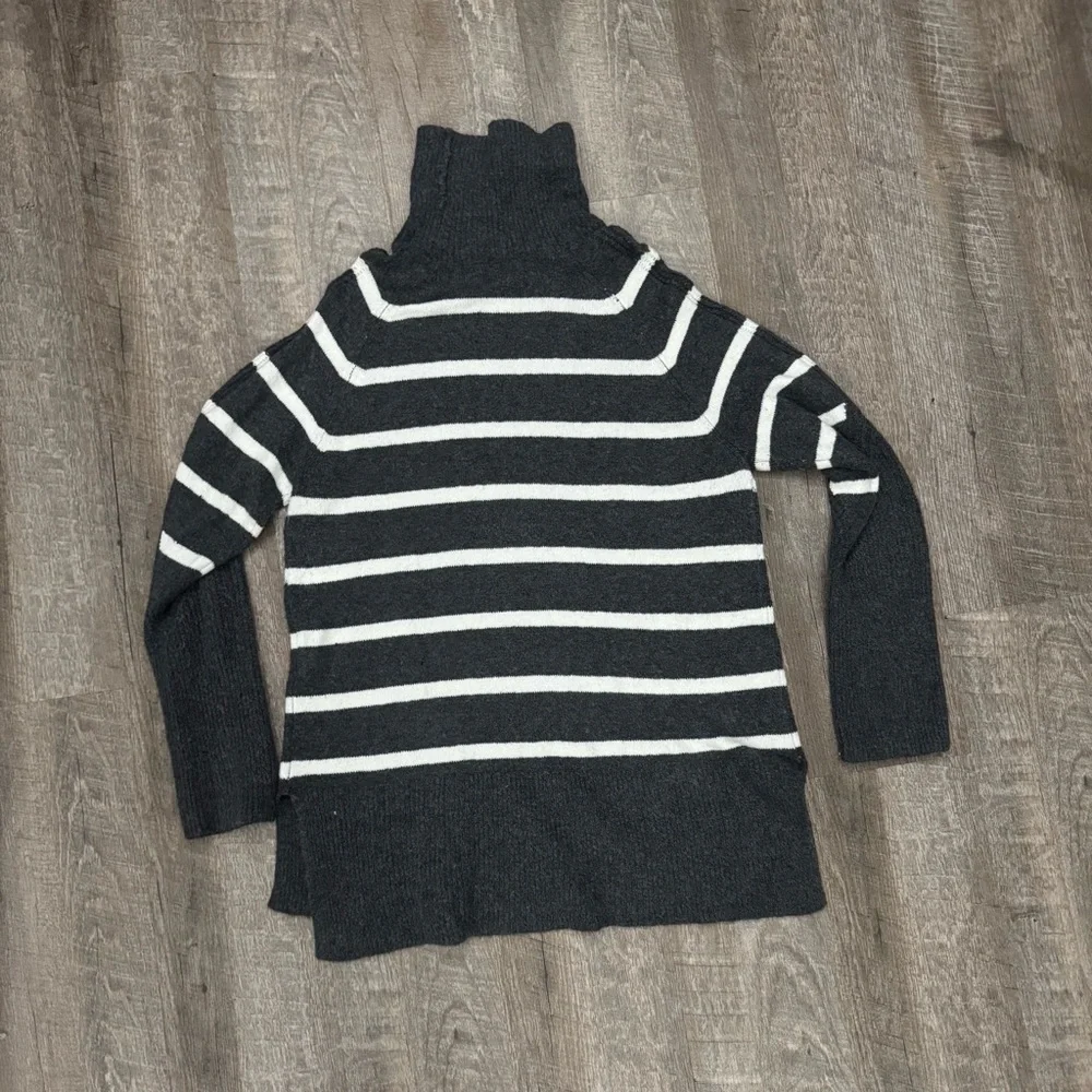 SOFT Gray Stripe Turtleneck Tunic Sweater Sz M